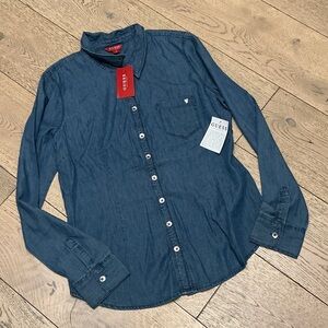 Woman’s Guess Jean button up shirt. Medium. NWT! Never worn! Cute!